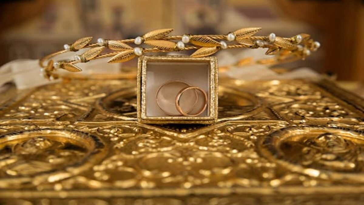 Gold prices rise for second day, silver dips across 10 cities