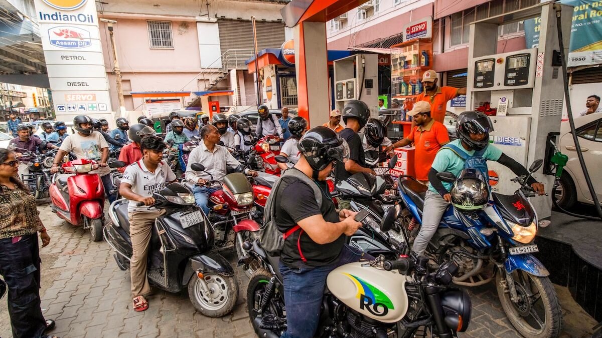 India Oil Firms Lose Rs 1,600 Crore Daily on Petrol and Diesel