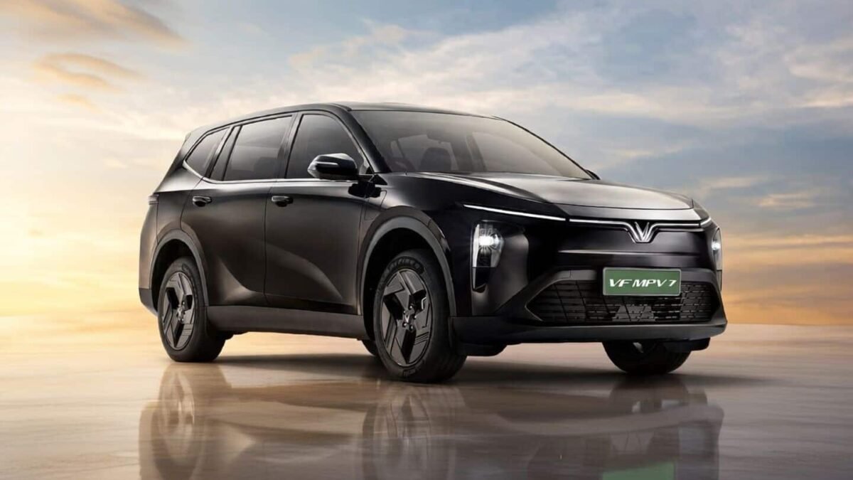 VinFast Launches VF MPV 7 Car in India Price at ₹24.49L